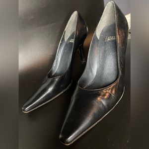 Stuart Weitzman Classic Black Pumps